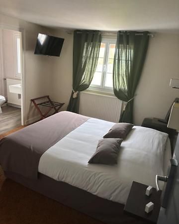 Logis Hotel De La Tour Masseret Екстер'єр фото