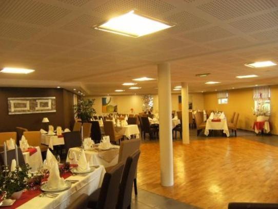 Logis Hotel De La Tour Masseret Екстер'єр фото